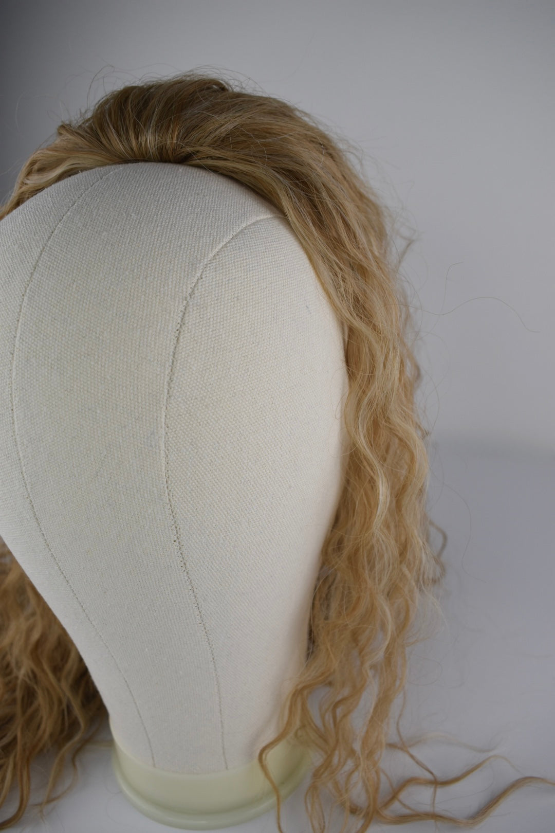 Wavy Ponytail 28" - "Caramel Glow"