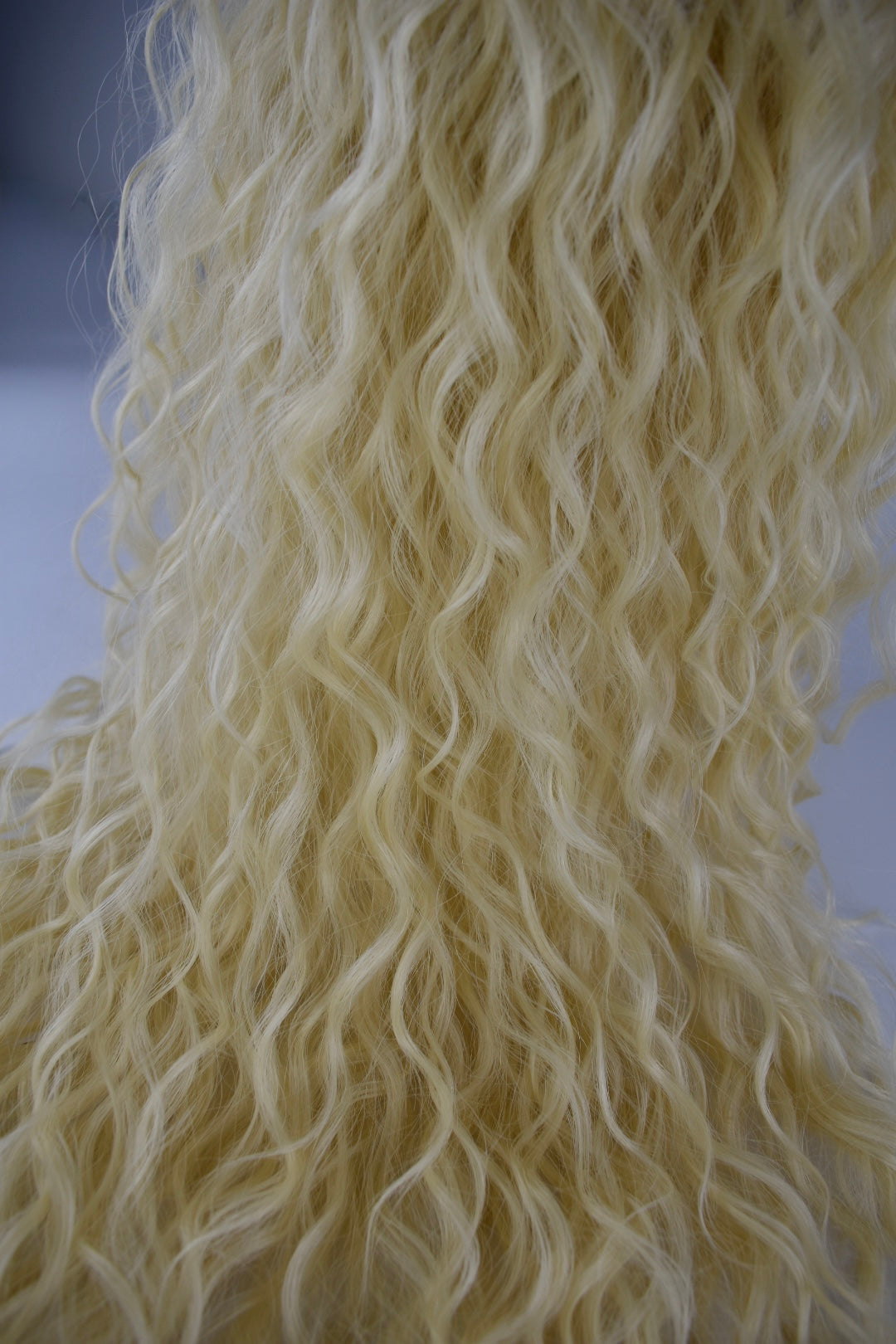 Wavy Ponytail 28" - "Hellblond"