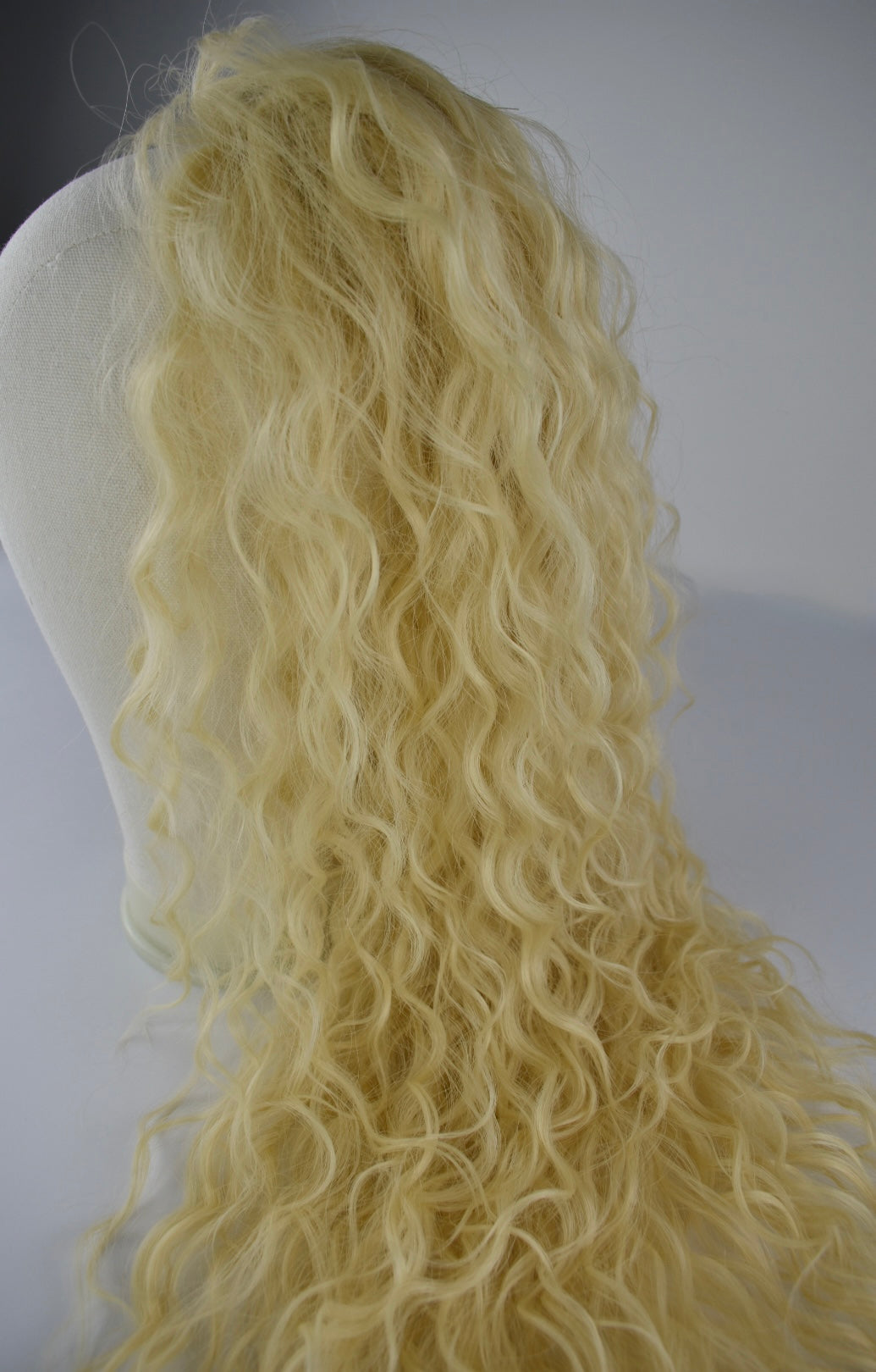 Wavy Ponytail 28" - "Hellblond"
