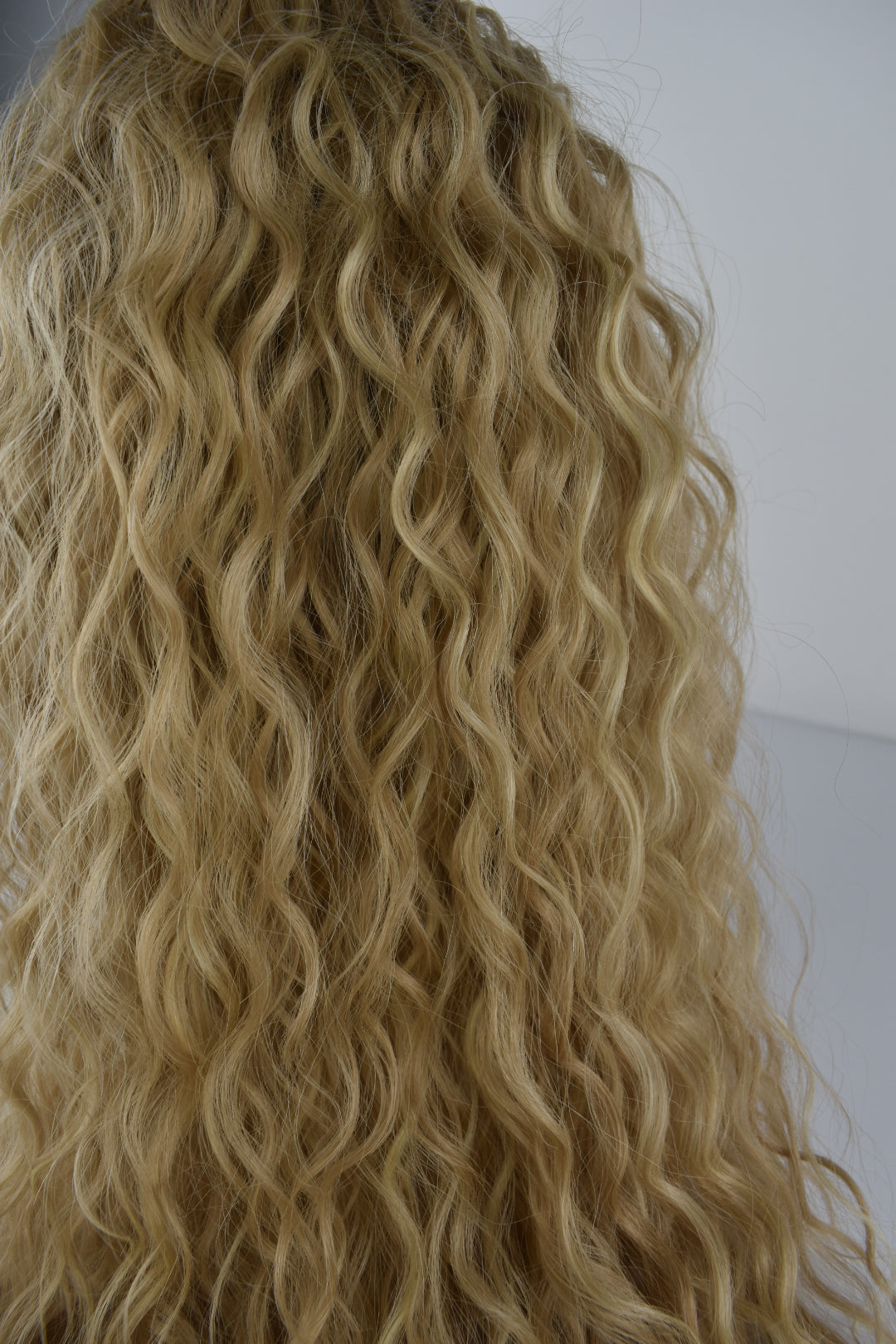Wavy Ponytail 28" - "Bougie Champagne"