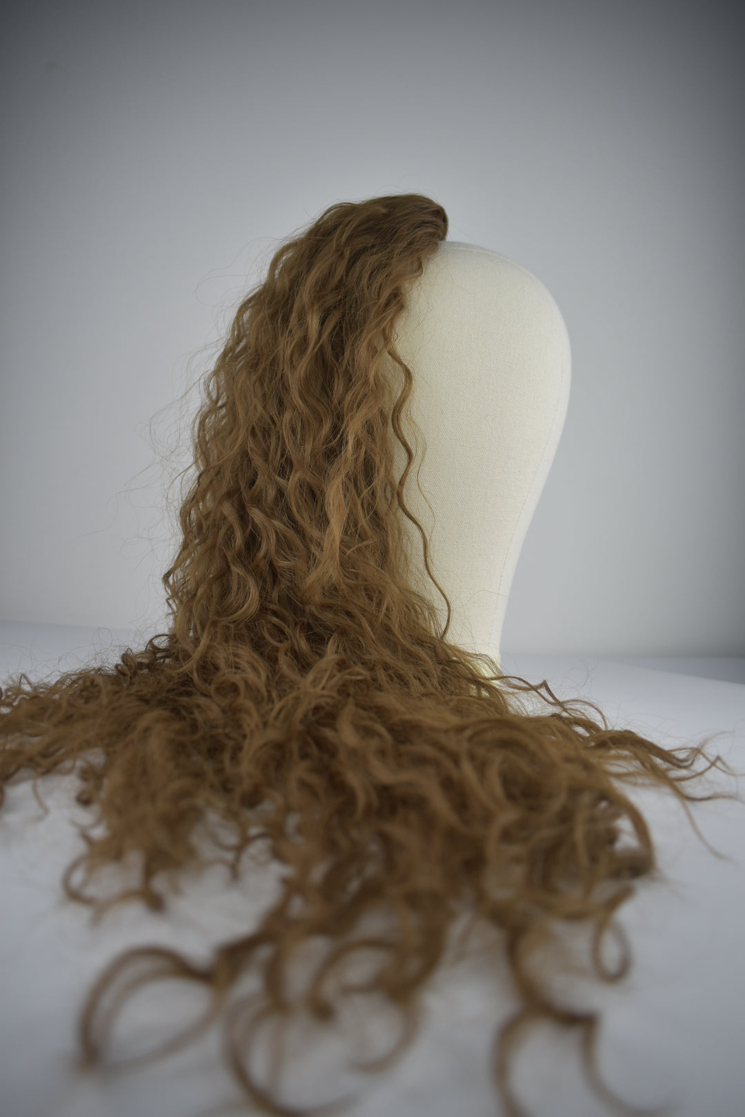 Wavy Ponytail 28" - "Dunkelblond"