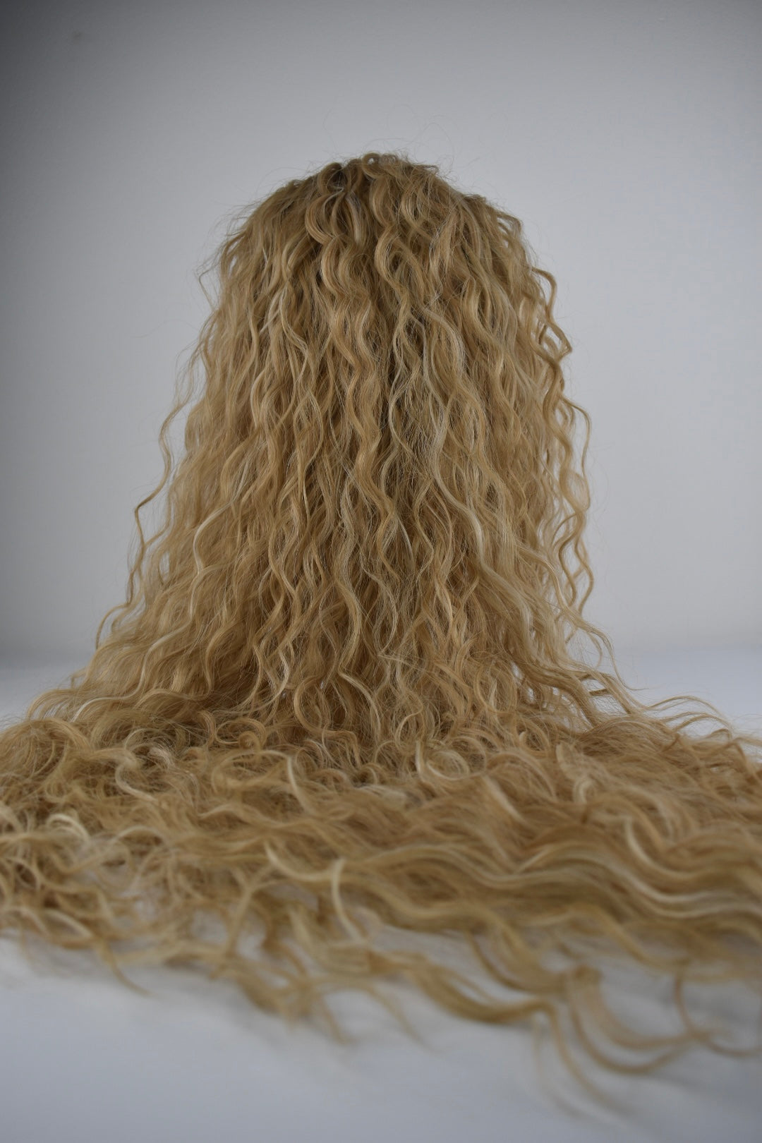Wavy Ponytail 28" - "Caramel Glow"