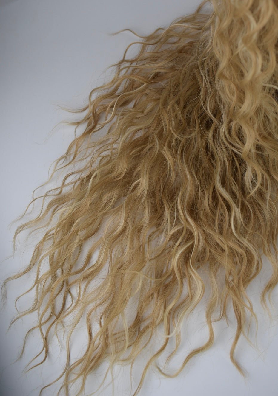 Wavy Ponytail 28" - "Caramel Glow"