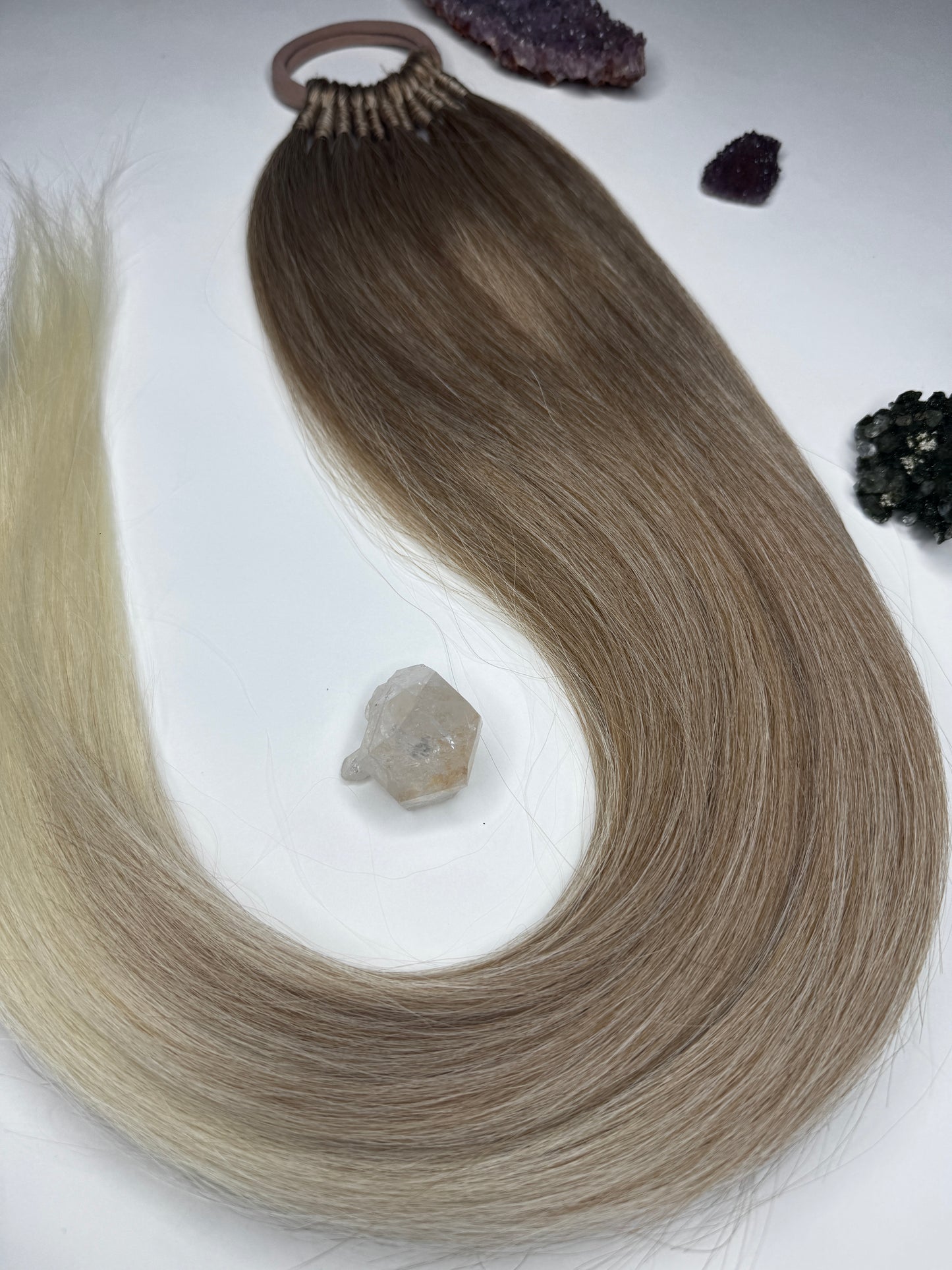 BEIGE ASH BLONDE Ombré 28'' Queen Ponytail