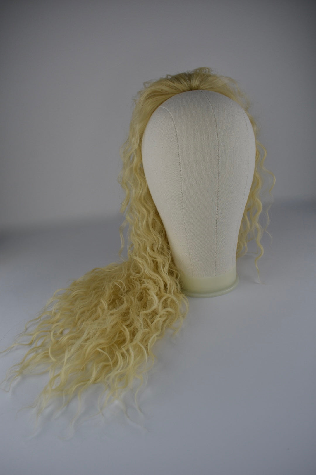 Wavy Ponytail 28" - "Hellblond"
