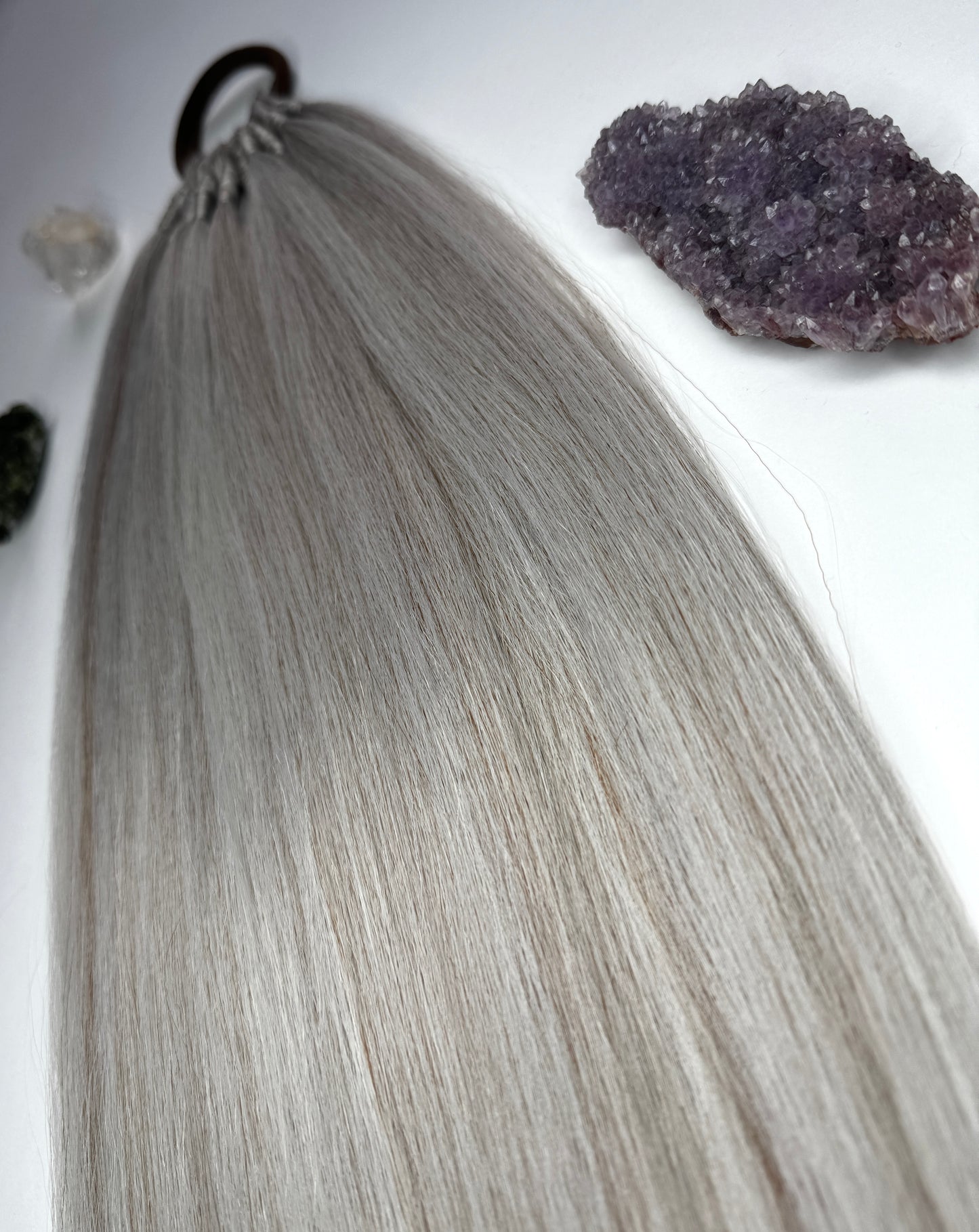 SNOWY ICE BLONDE 28" Queen Ponytail