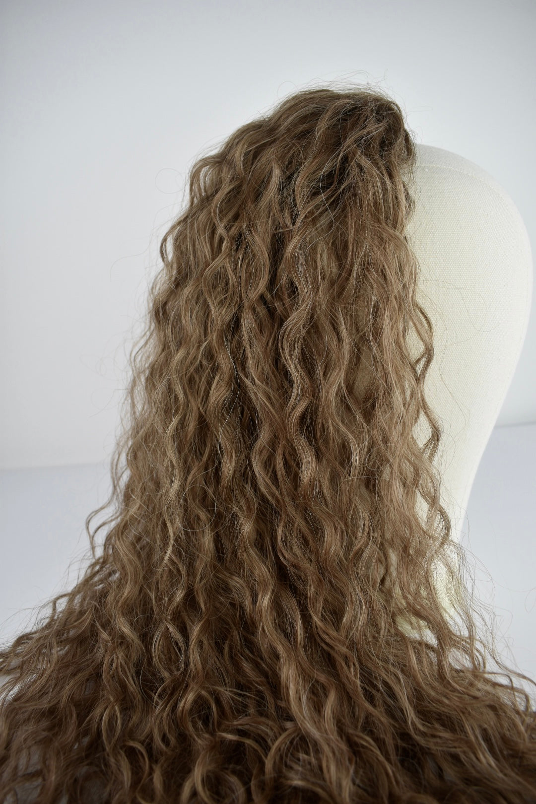 Wavy Ponytail 28" - "Velvet Toffee"