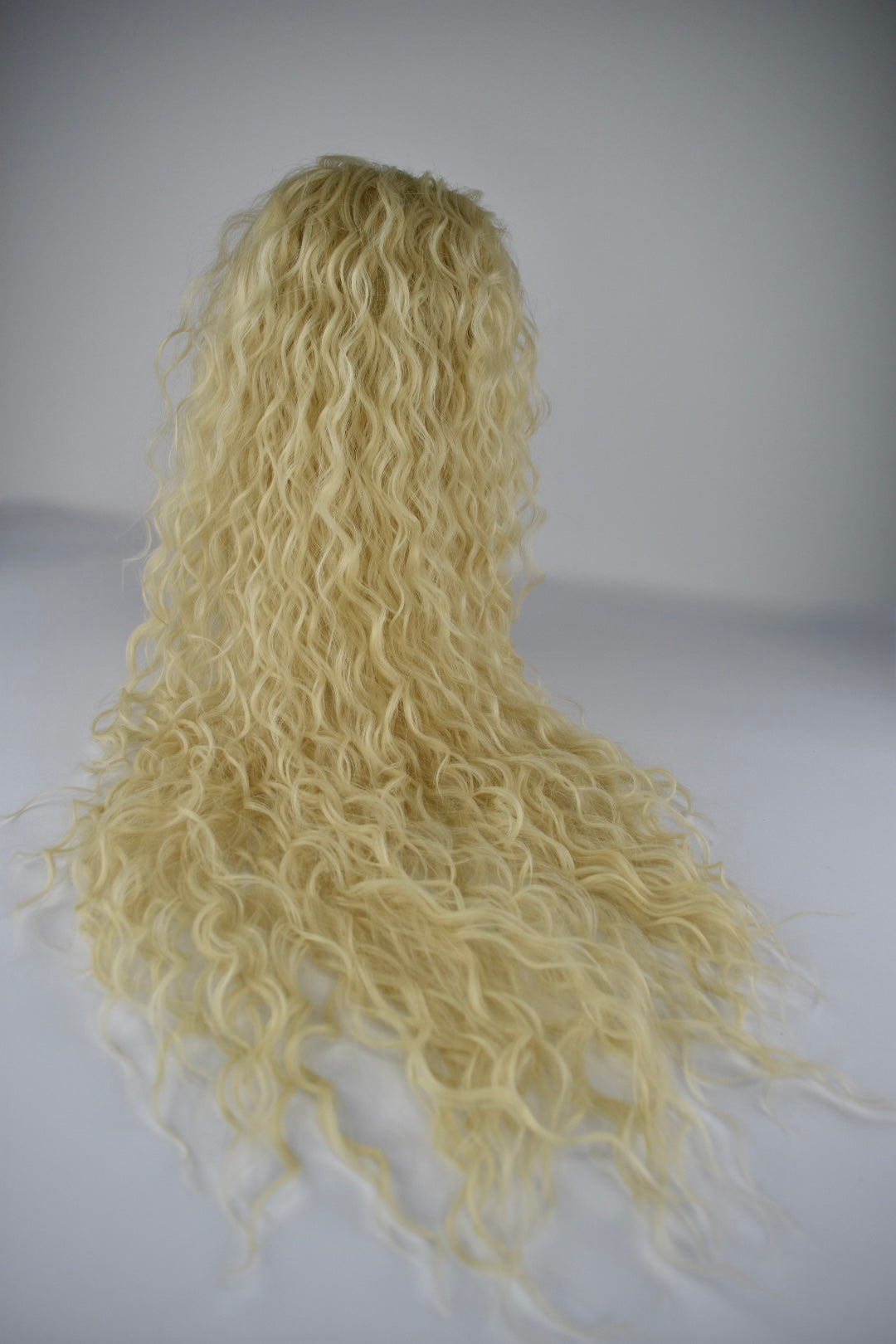 Wavy Ponytail 28" - "Hellblond"