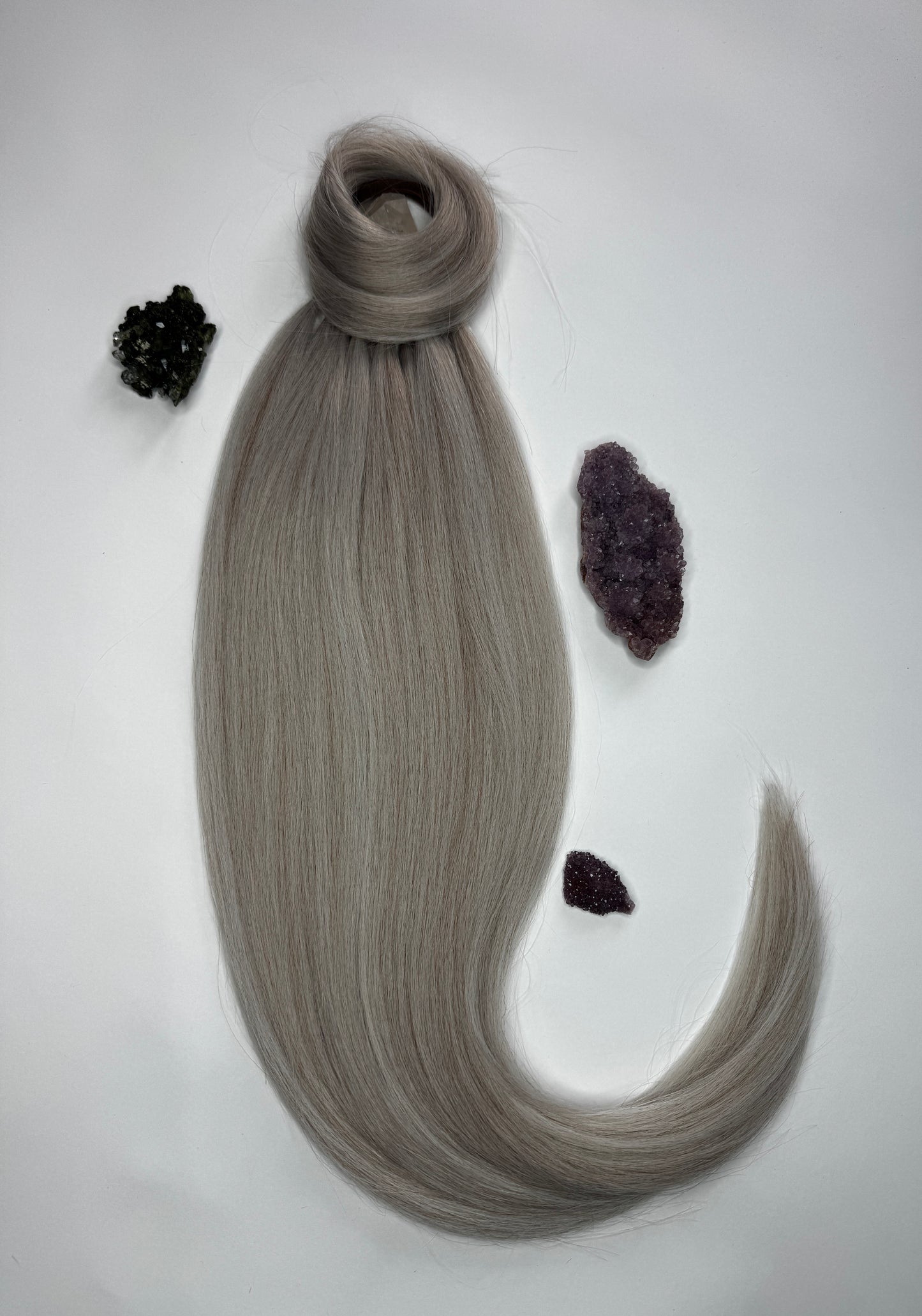 SNOWY ICE BLONDE 28" Queen Ponytail