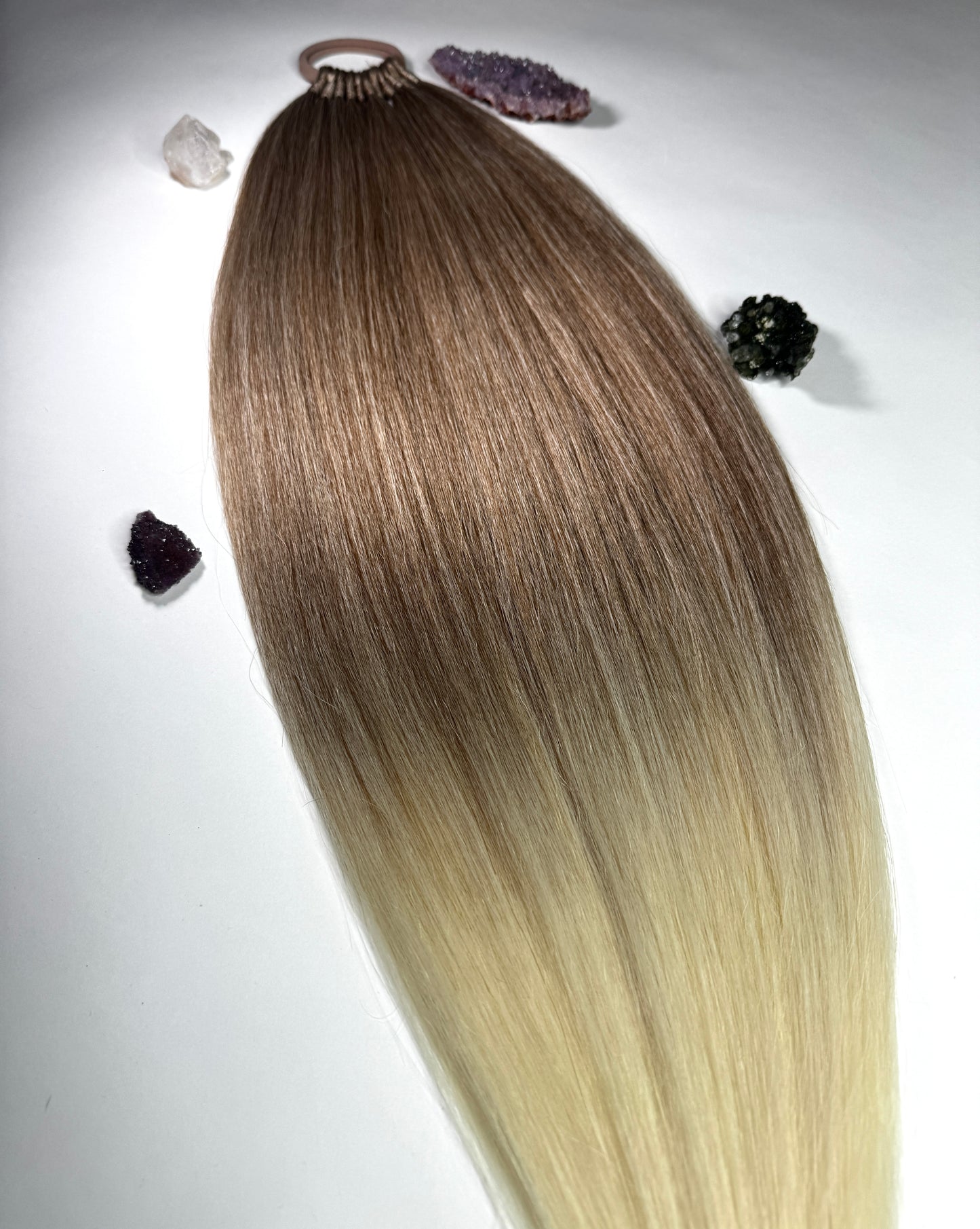BEIGE ASH BLONDE Ombré 28'' Queen Ponytail