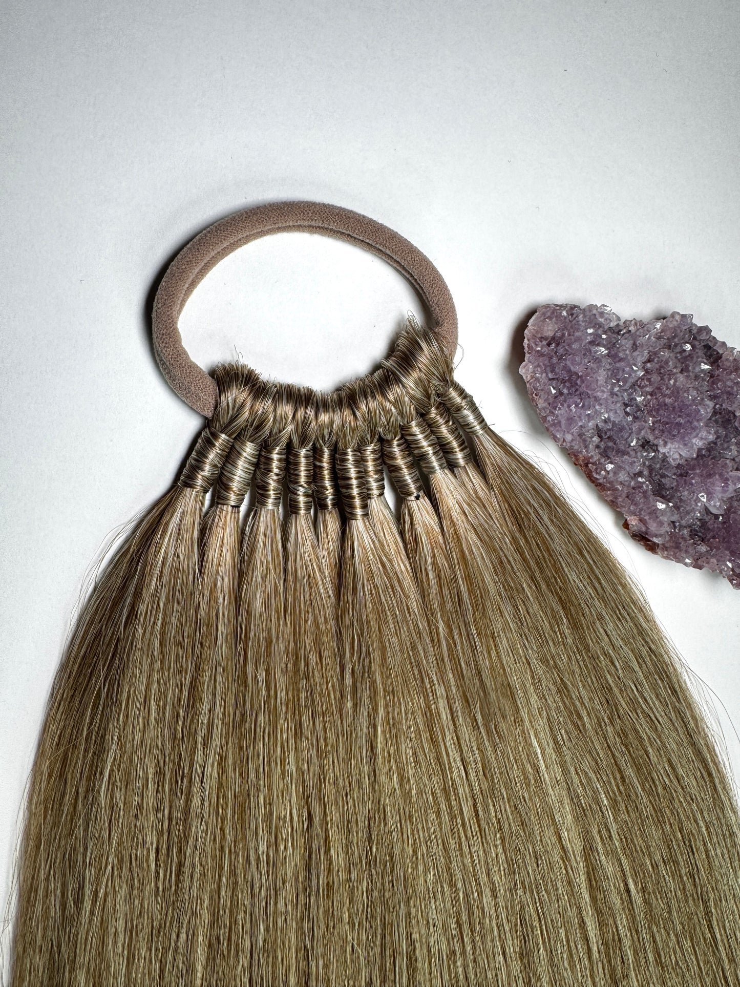 BEIGE ASH BLONDE Ombré 28'' Queen Ponytail
