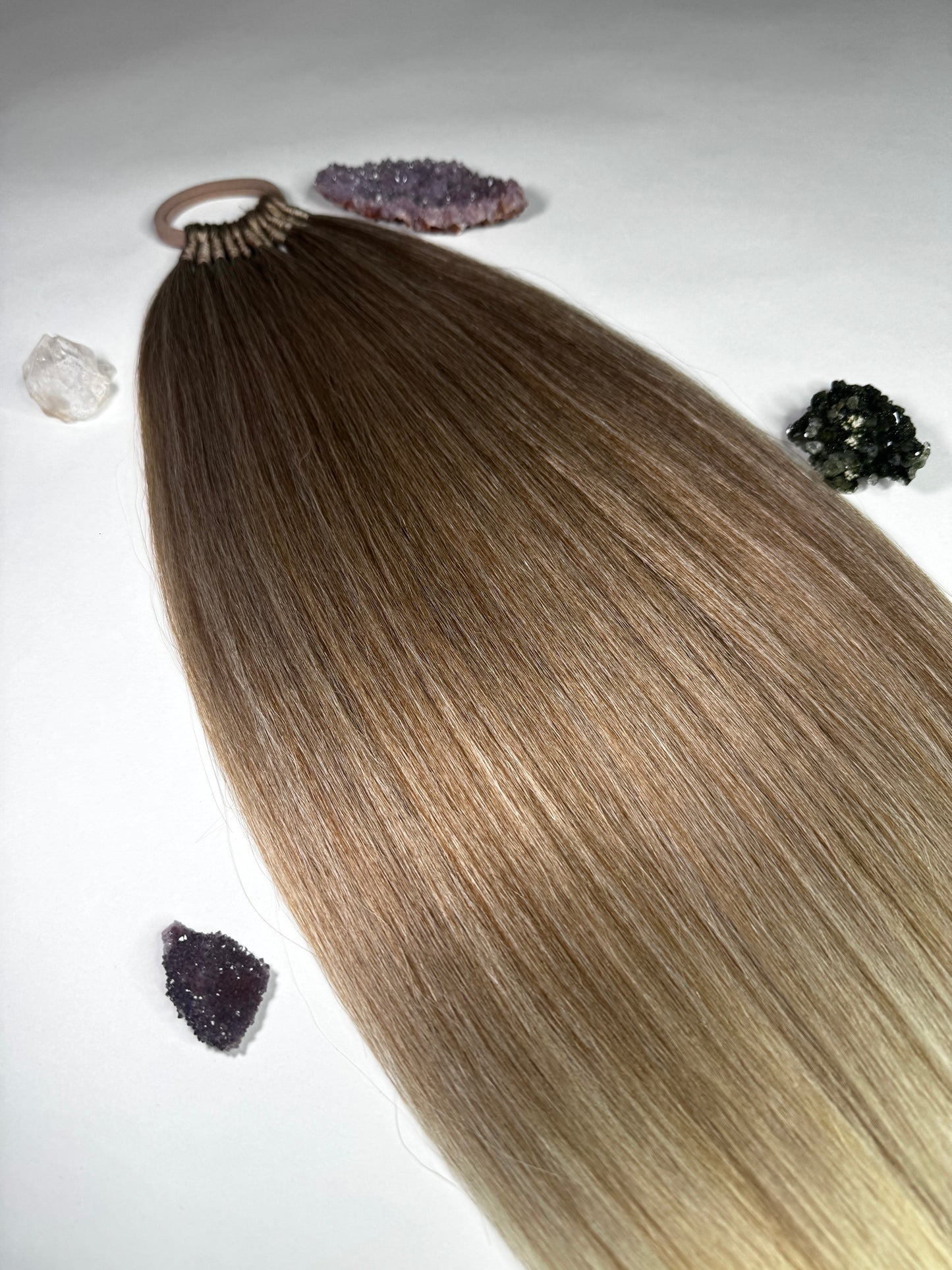 BEIGE ASH BLONDE Ombré 28'' Queen Ponytail