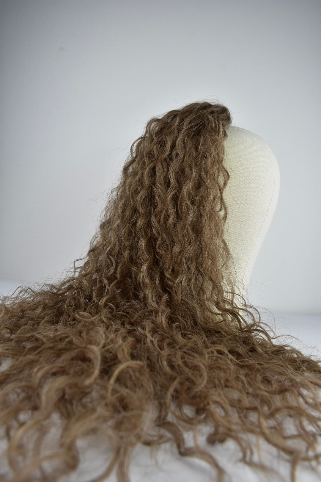 Wavy Ponytail 28" - "Velvet Toffee"
