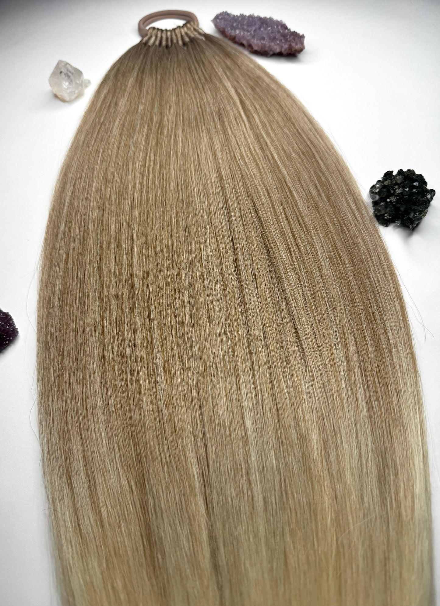 BEIGE ASH BLONDE Ombré 28'' Queen Ponytail