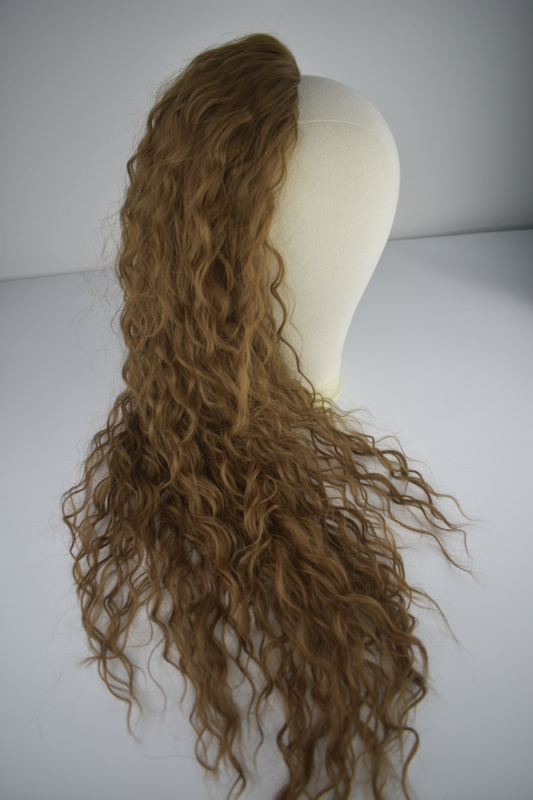 Wavy Ponytail 28" - "Dunkelblond"